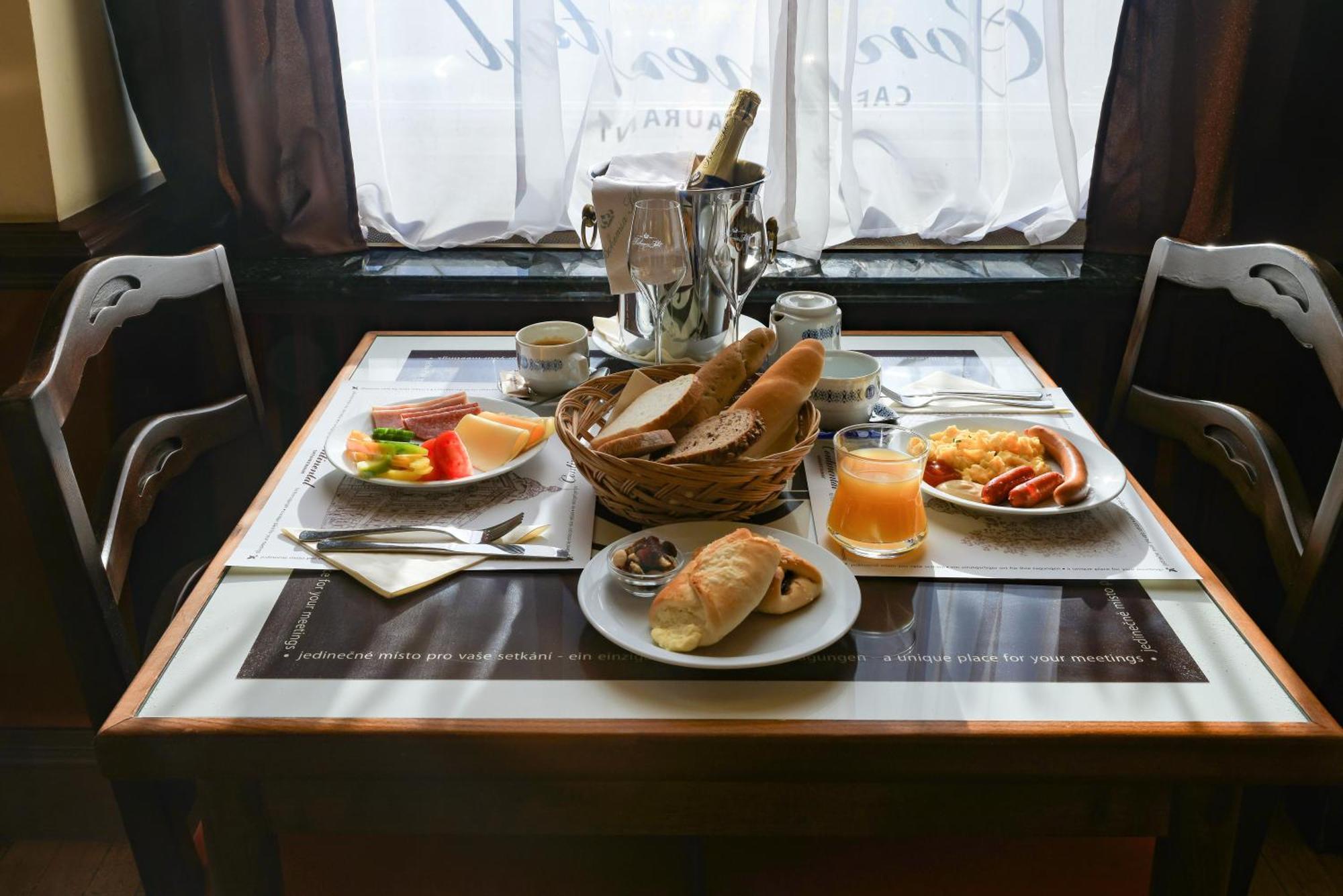 Hotel Continental 플젠 외부 사진